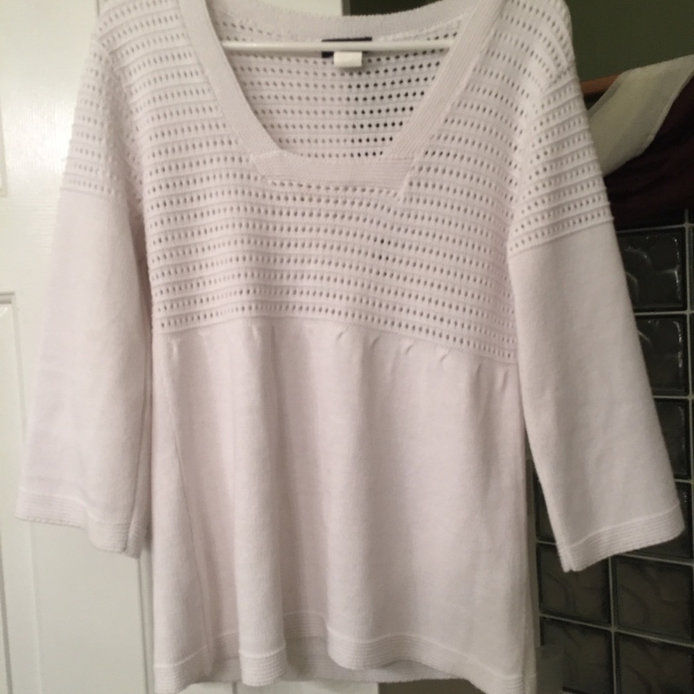 White 3/4 sleeve sweater